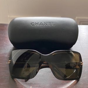 Large Chanel Tortoiseshell Sunglasses